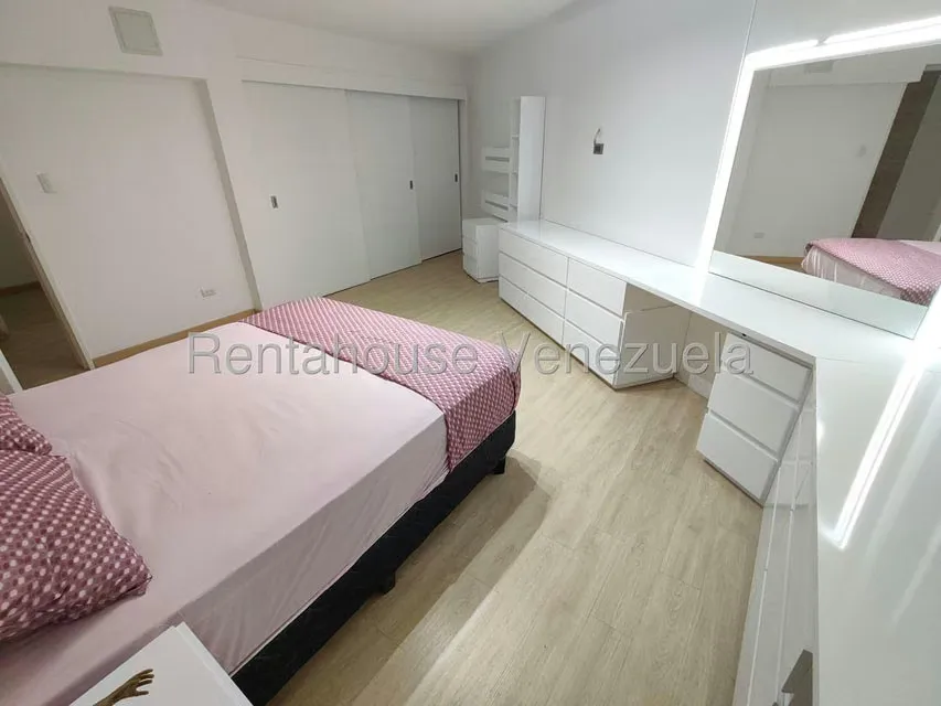 Apartamento (1 Nivel) en Alquiler en Colinas de Bello Monte, Distrito Metropolitano - 42