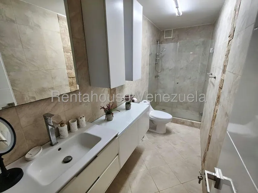 Apartamento (1 Nivel) en Alquiler en Colinas de Bello Monte, Distrito Metropolitano - 46