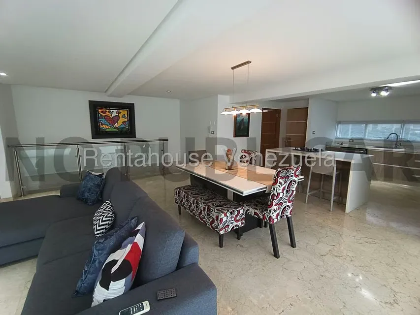 Apartamento (Duplex) en Alquiler en Los Naranjos de Las Mercedes, Distrito Metropolitano - 2