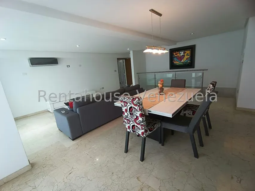 Apartamento (Duplex) en Alquiler en Los Naranjos de Las Mercedes, Distrito Metropolitano - 13