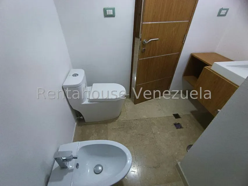 Apartamento (Duplex) en Alquiler en Los Naranjos de Las Mercedes, Distrito Metropolitano - 33