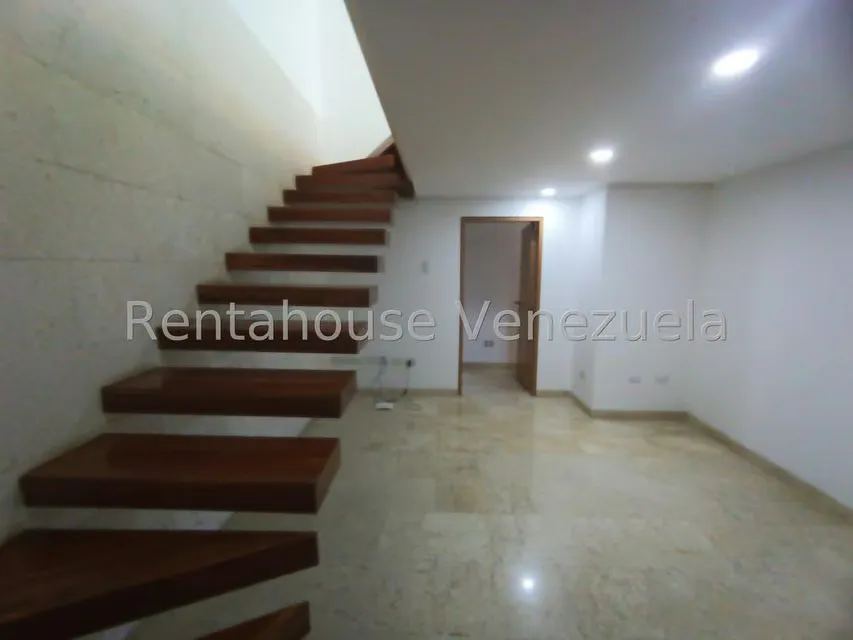 Apartamento (Duplex) en Alquiler en Los Naranjos de Las Mercedes, Distrito Metropolitano - 36