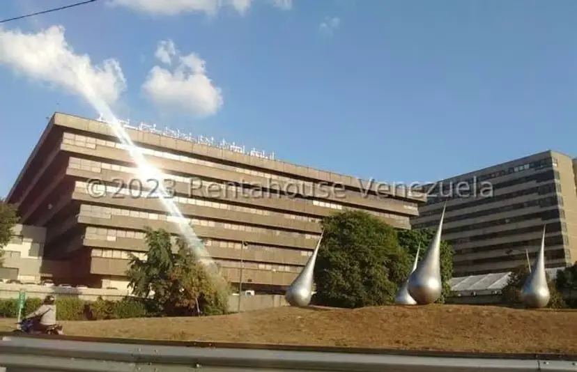 Apartamento (1 Nivel) en Alquiler en Chuao, Distrito Metropolitano