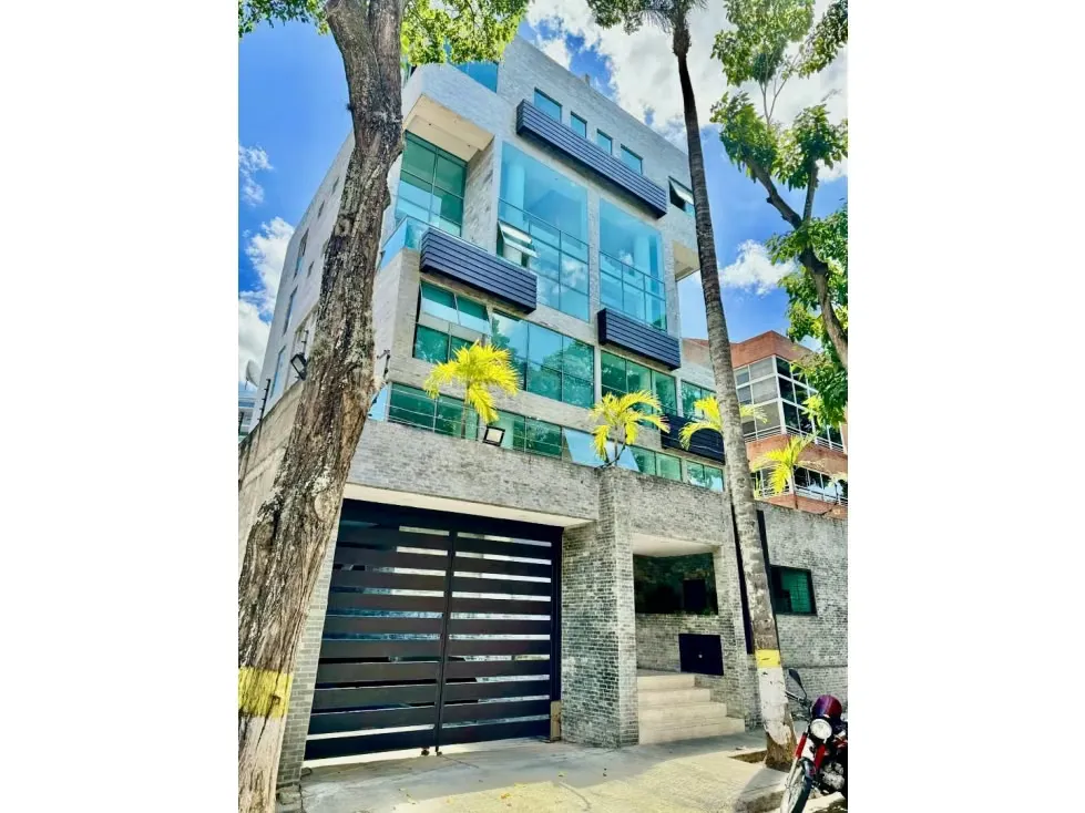 Se vende PH 360m2 3h/3b/2p Los Naranjos de las Mercedes
