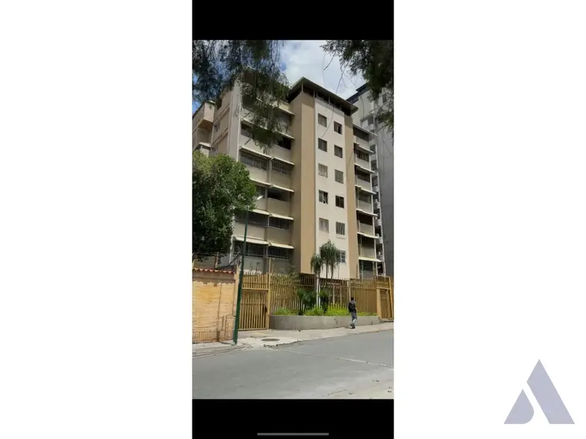 Alquilo oficina 200m2 La Campiña 1274