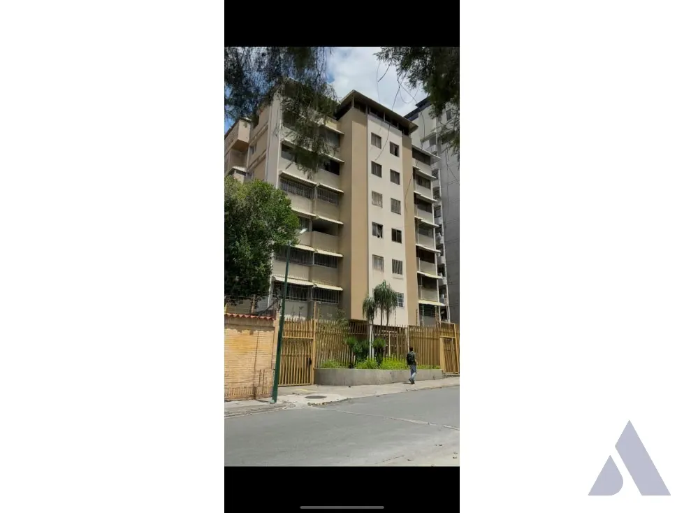 Alquilo oficina 200m2 La Campiña 1274