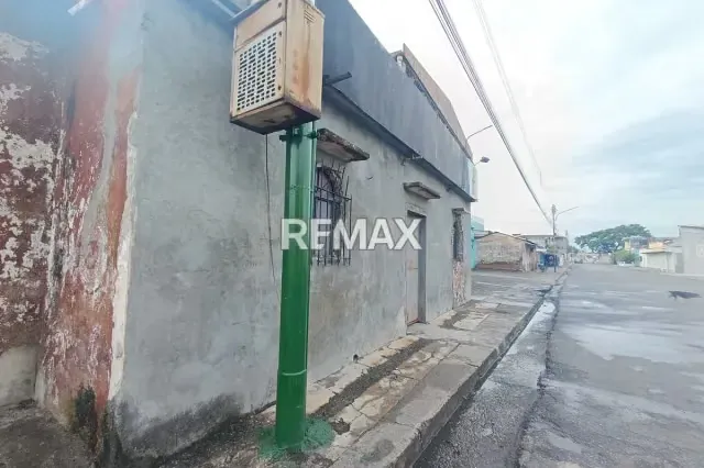 Tu Local en la Av. Los Agricultores de Acarigua. - 4
