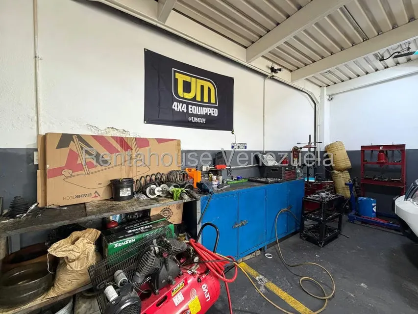 Negocios y Empresas (Automotores) en Venta en Santa Monica, Distrito Metropolitano - 23