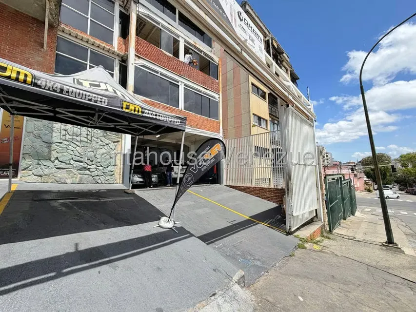 Negocios y Empresas (Automotores) en Venta en Santa Monica, Distrito Metropolitano - 24