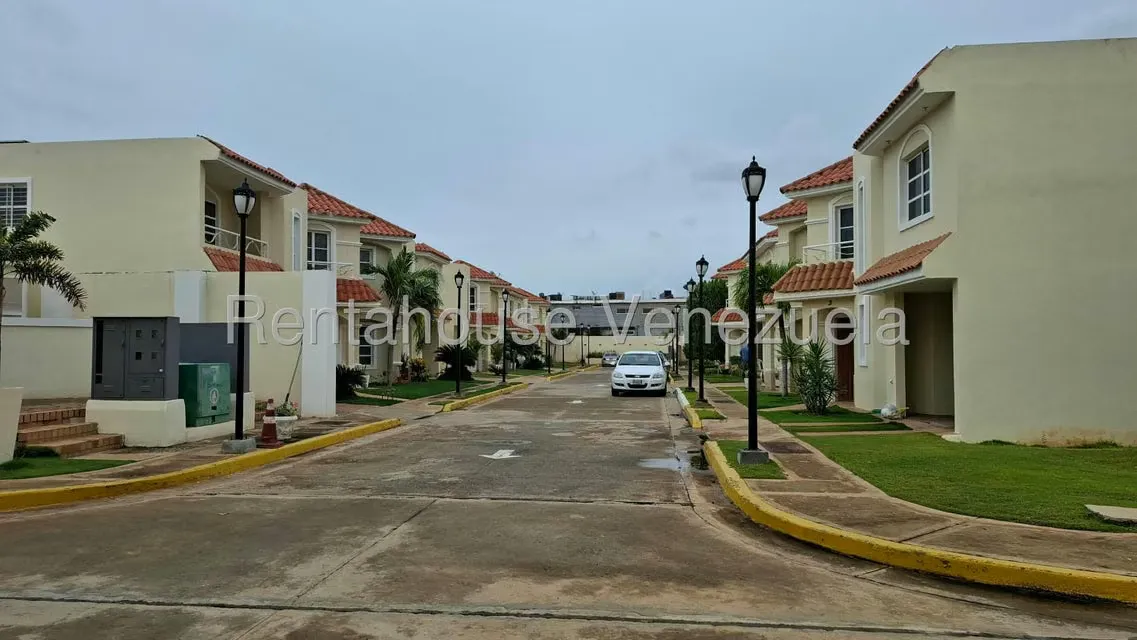 Townhouse (Duplex) en Venta en Lago Mar Beach, Zulia - 5