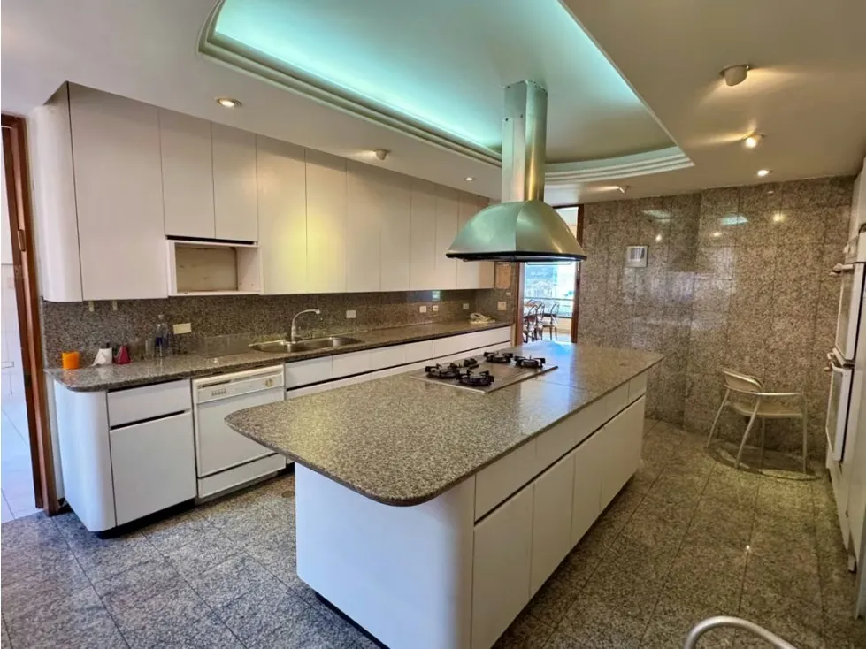 En Venta Apartamento en Portal Corniche. Altamira Norte Chacao Caracas - 12