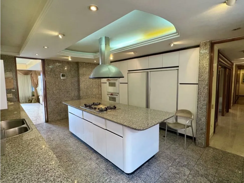 En Venta Apartamento en Portal Corniche. Altamira Norte Chacao Caracas - 13