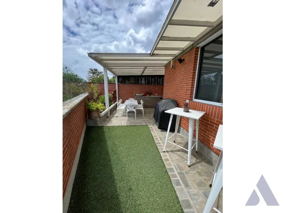 Se vende Casa 350m2 Lomas de la Lagunita 5978 - 4