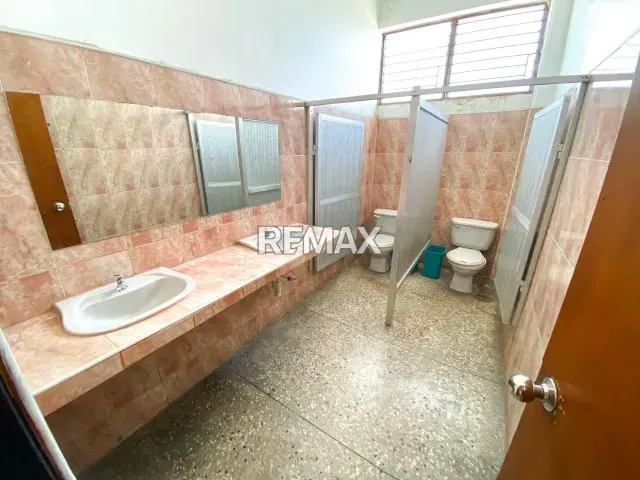 En venta local tipo club, oeste - 13