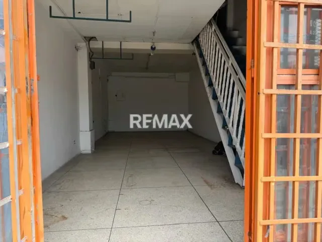 Amplio Local Comercial a pie de Av Ayacucho y Boyaca, ideal para tu marca en expansion, comodo, - 3