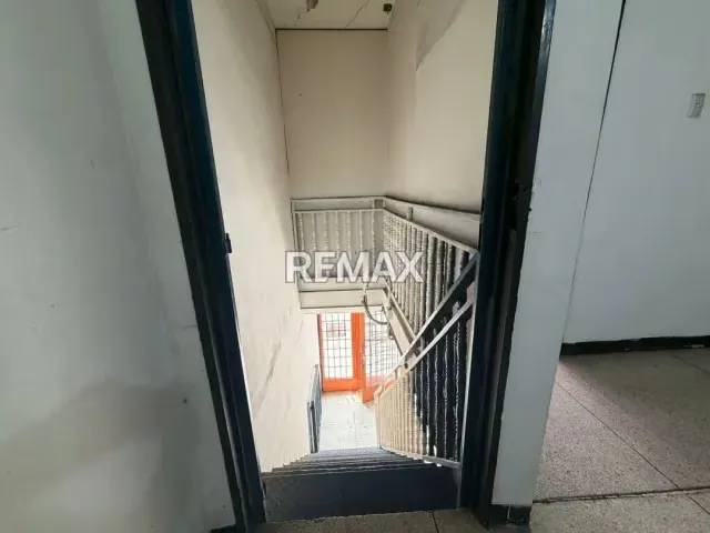 Amplio Local Comercial a pie de Av Ayacucho y Boyaca, ideal para tu marca en expansion, comodo, - 8