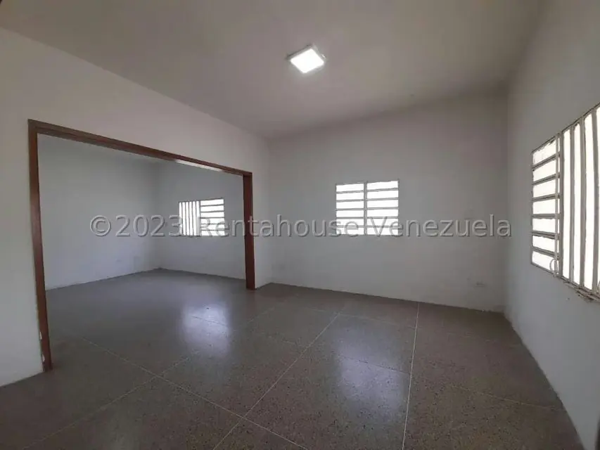 Local Comercial en Alquiler en Parroquia Catedral, Lara - 2