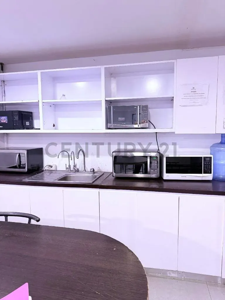 OFICINA EN VENTA - OPORTUNIDAD DE INVERSION AV. PPAL. LOS RUICES. CARACAS - 12