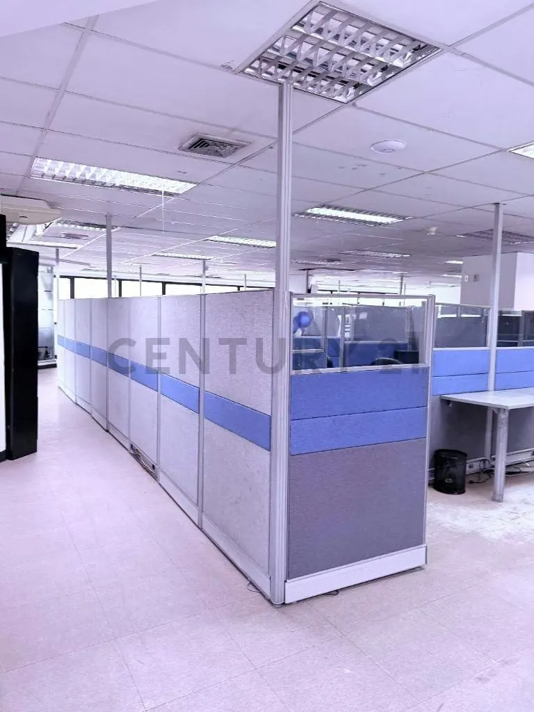 OFICINA EN VENTA - OPORTUNIDAD DE INVERSION AV. PPAL. LOS RUICES. CARACAS - 2