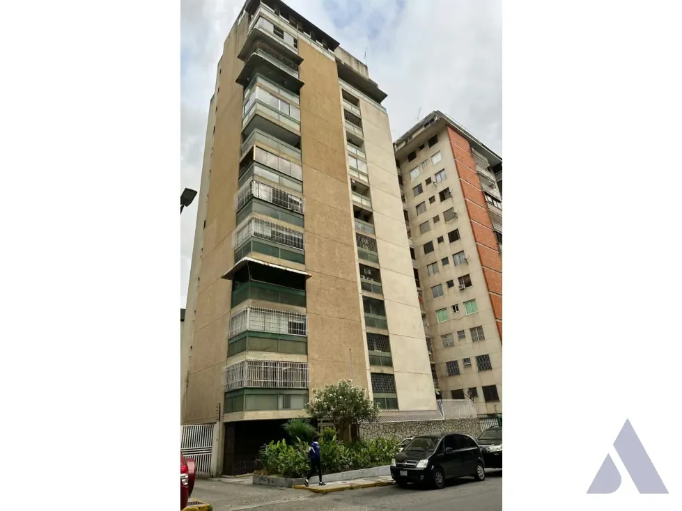 Vendo apartamento 180m2 Los Palos Grandes REF. AMARILLA