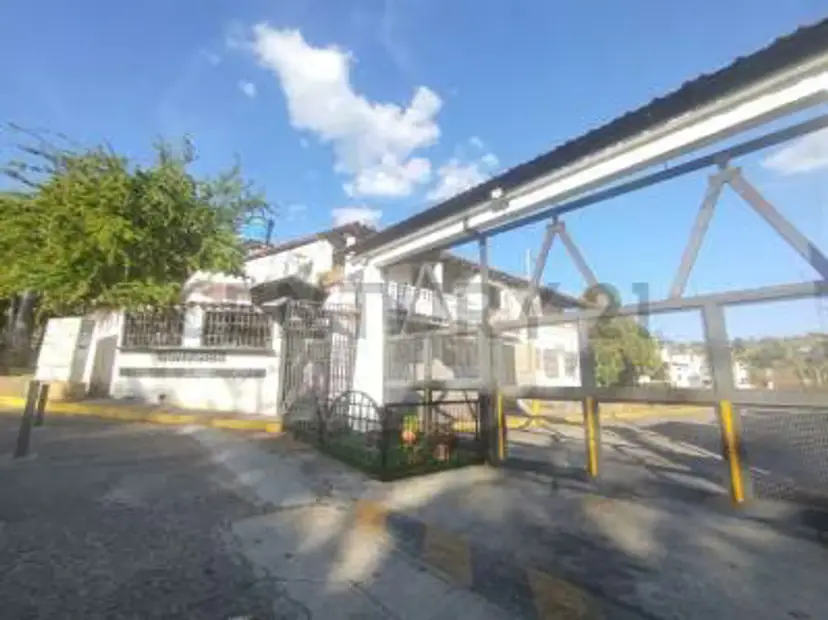 Casa en Venta de 2 niveles, Urbanización las Rosas - Guatire