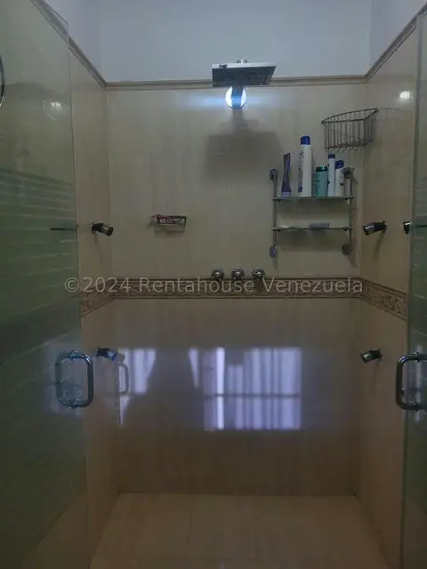 Casa (Duplex) en Venta en La Lagunita Country Club, Distrito Metropolitano - 24
