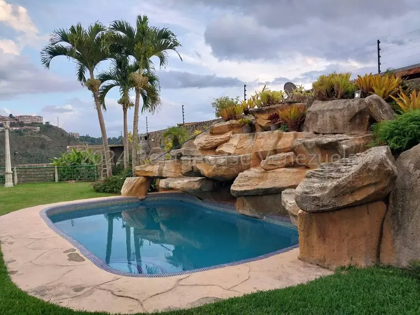 Casa (Duplex) en Venta en La Lagunita Country Club, Distrito Metropolitano - 4