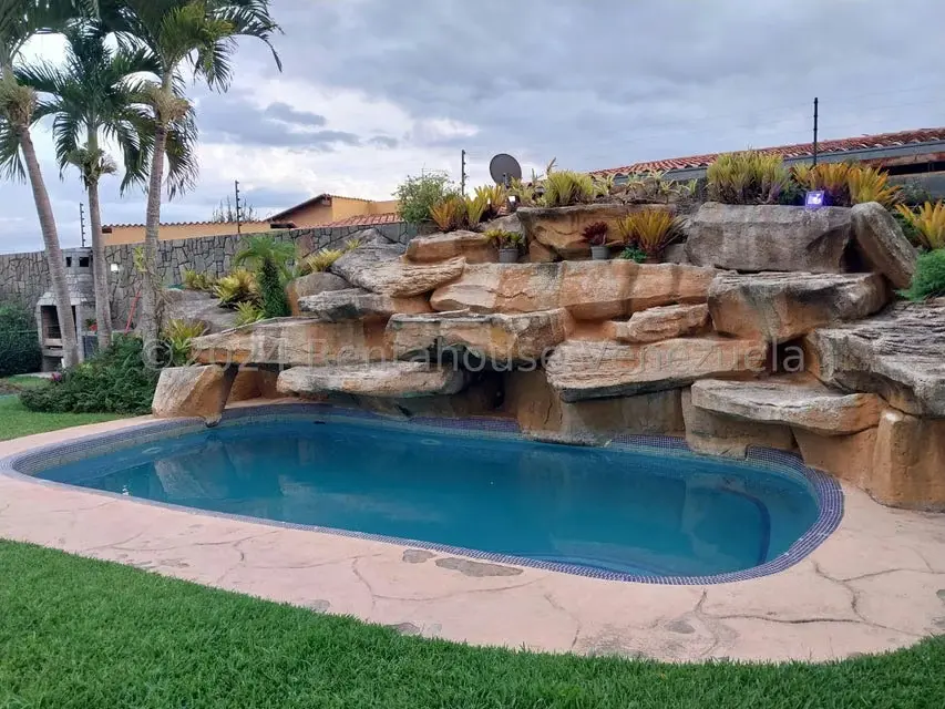 Casa (Duplex) en Venta en La Lagunita Country Club, Distrito Metropolitano - 5