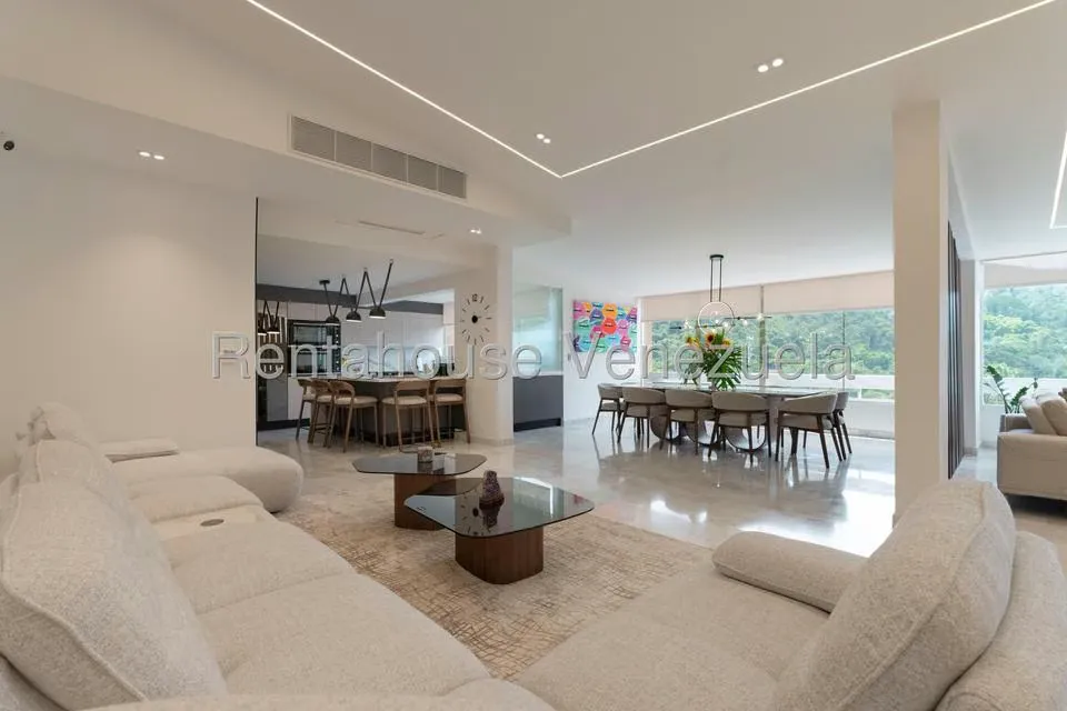 Apartamento (Duplex) en Venta en Las Esmeraldas, Distrito Metropolitano