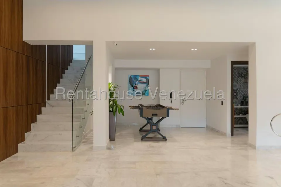 Apartamento (Duplex) en Venta en Las Esmeraldas, Distrito Metropolitano - 25