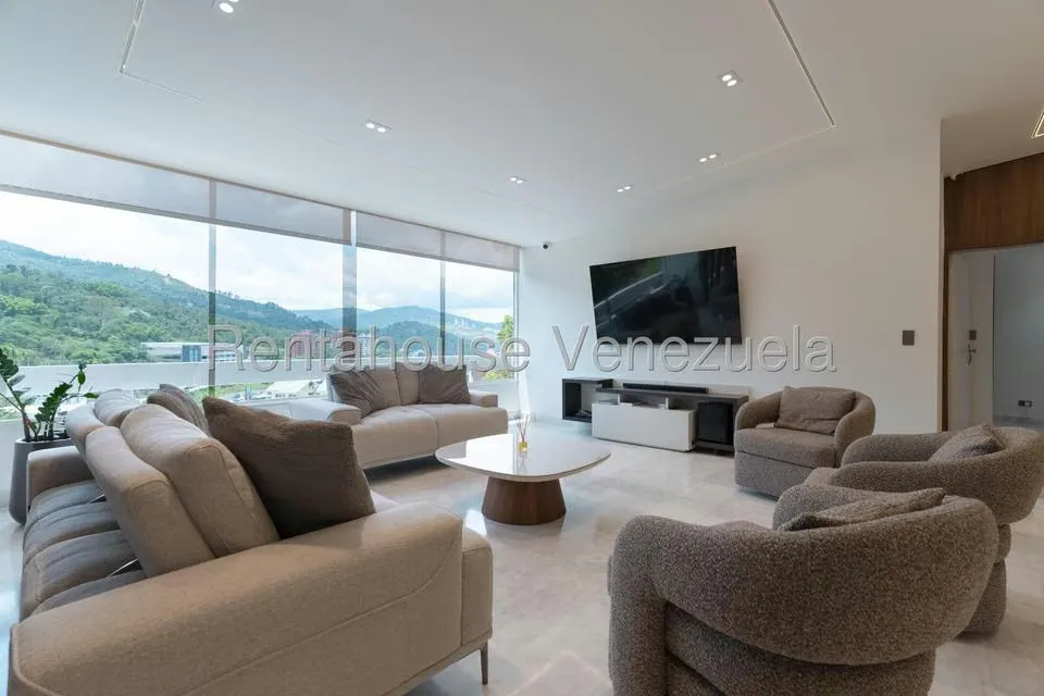 Apartamento (Duplex) en Venta en Las Esmeraldas, Distrito Metropolitano - 4