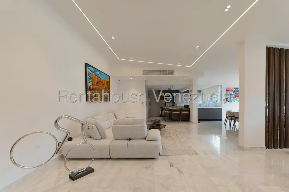 Apartamento (Duplex) en Venta en Las Esmeraldas, Distrito Metropolitano - 9