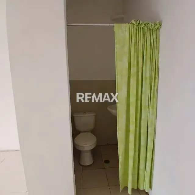 SE ALQUILA LOCAL, CON PUNTO COMERCIAL ESTRATÉGICO EN EL RECREO - 2