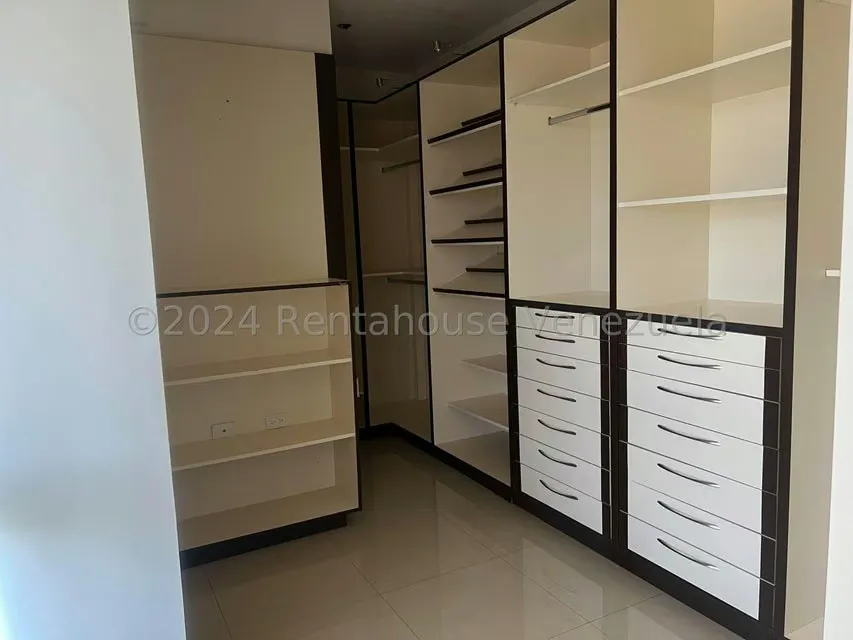 Apartamento (1 Nivel) en Venta en Zona Este, Lara - 24