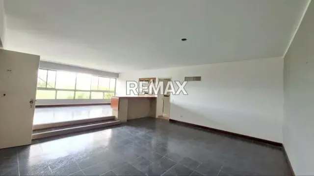 Apartamento en Venta 159 m², muy cerca de la Av. Bolivar Valencia - 2