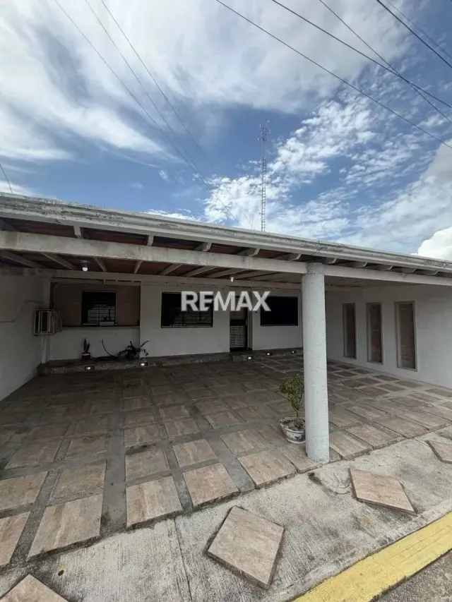 En venta casa Totalmente Ampliada en la Urbanización Lomas de Santa Sofía - Araure - 3