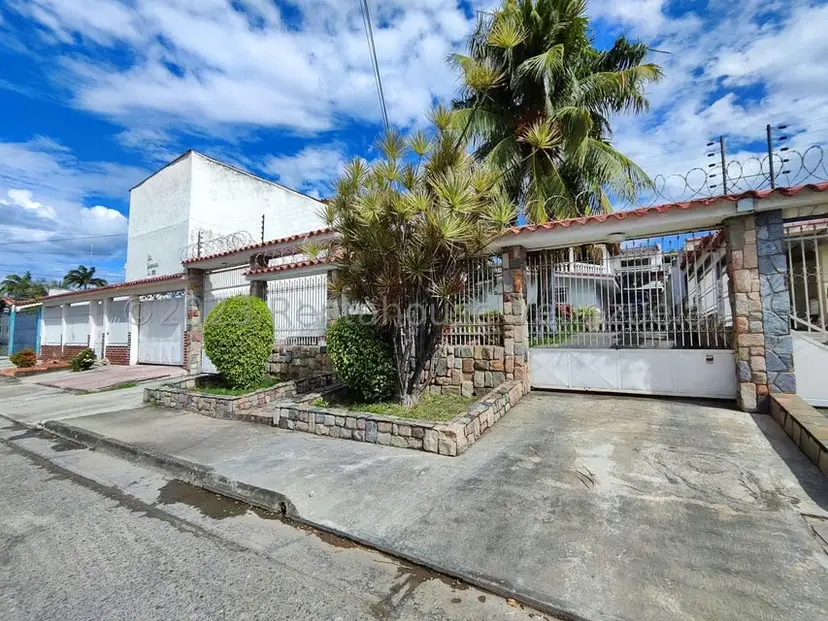 Casa (Multipes Niveles) en Venta en Corinsa, Aragua