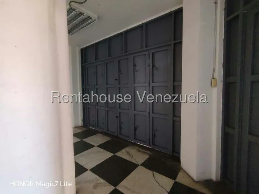 Local Comercial en Alquiler en Parroquia La Candelaria, Distrito Metropolitano - 11