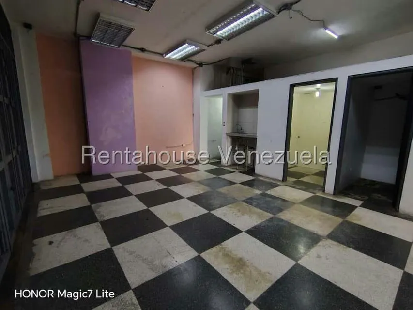 Local Comercial en Alquiler en Parroquia La Candelaria, Distrito Metropolitano - 14