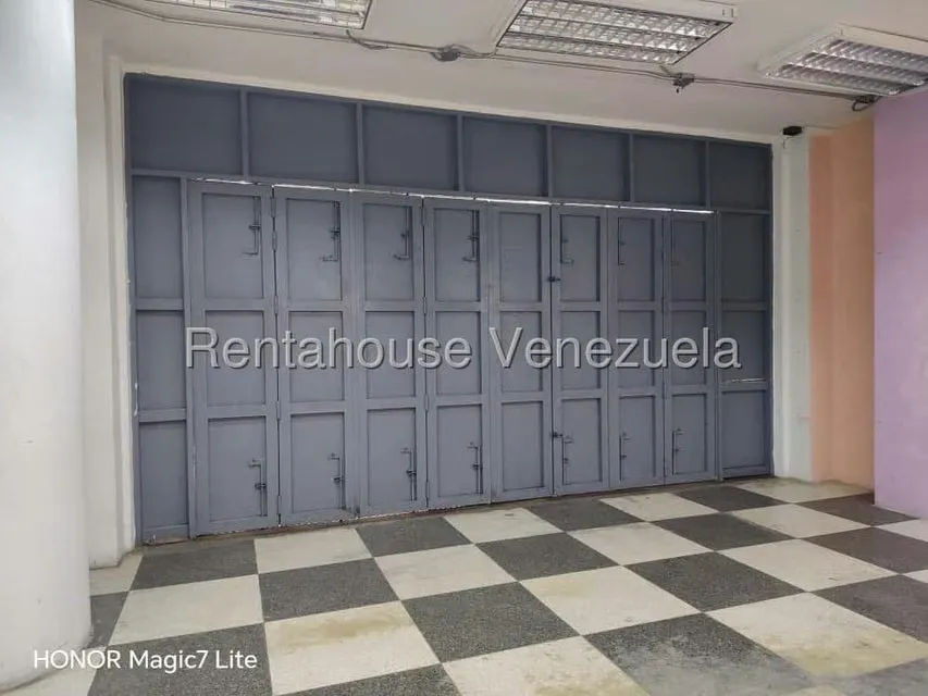 Local Comercial en Alquiler en Parroquia La Candelaria, Distrito Metropolitano - 16