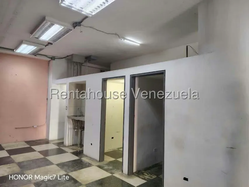 Local Comercial en Alquiler en Parroquia La Candelaria, Distrito Metropolitano - 17