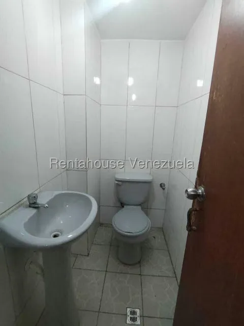 Local Comercial en Alquiler en Parroquia La Candelaria, Distrito Metropolitano - 23