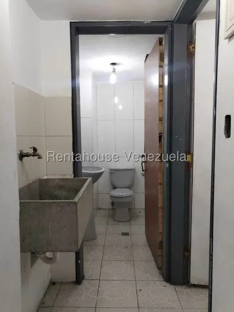 Local Comercial en Alquiler en Parroquia La Candelaria, Distrito Metropolitano - 24