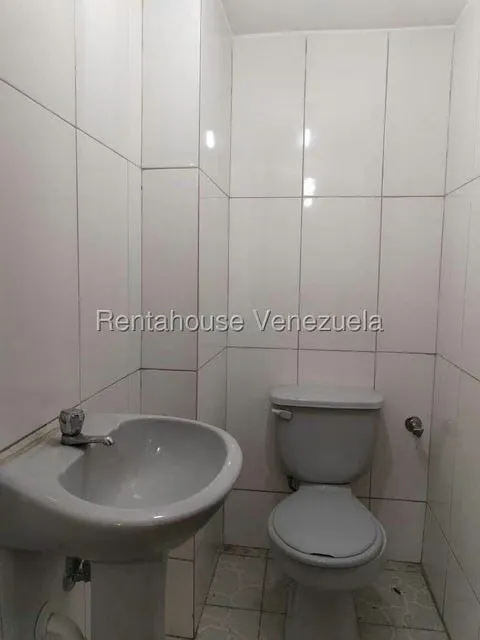 Local Comercial en Alquiler en Parroquia La Candelaria, Distrito Metropolitano - 25