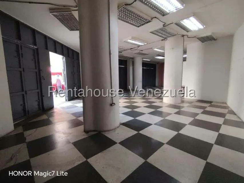 Local Comercial en Alquiler en Parroquia La Candelaria, Distrito Metropolitano - 5