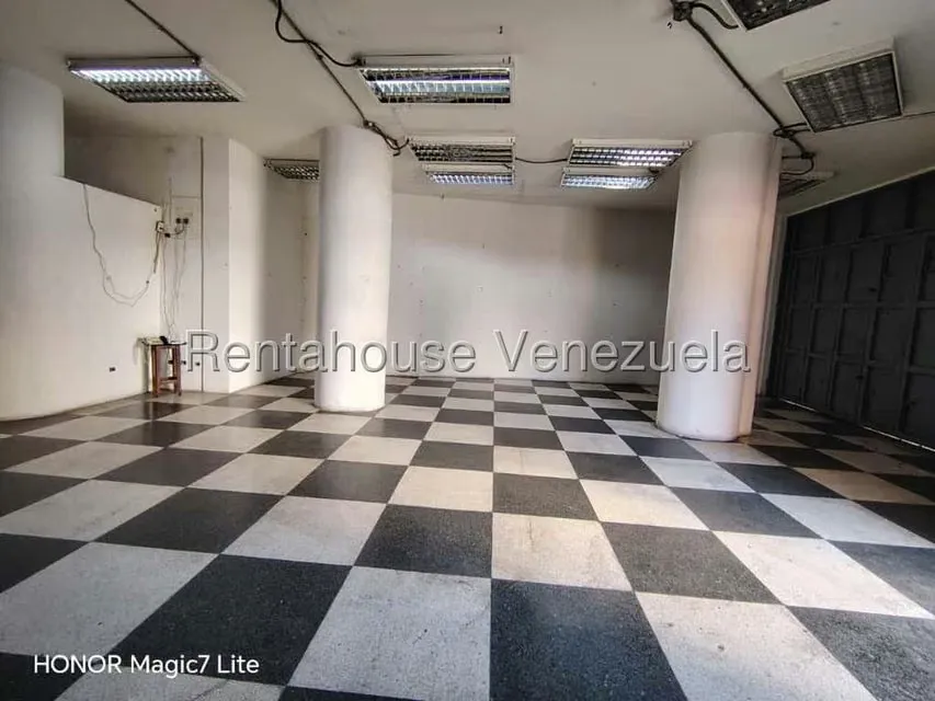 Local Comercial en Alquiler en Parroquia La Candelaria, Distrito Metropolitano - 8