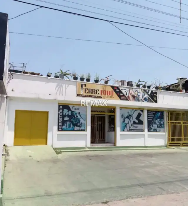 Local comercial en venta. Con vista a la Avenida principal de lechería