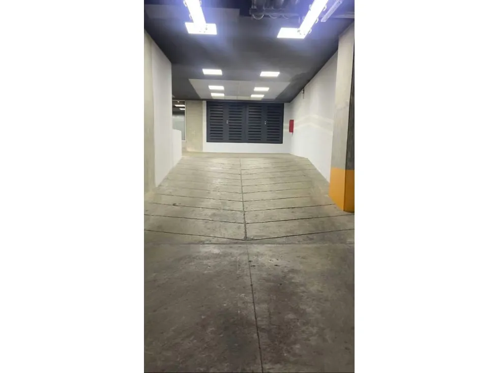 VENTA DE OFICINA EN LAS MERCEDES - 12