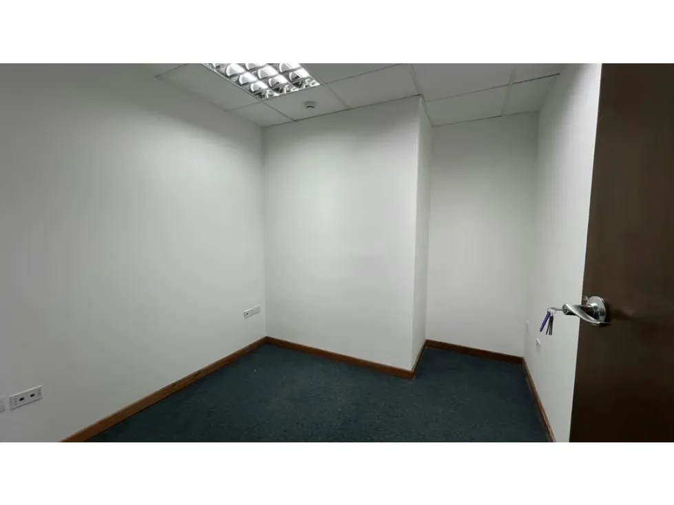 Se alquila Oficina 388m² Concresa - 27