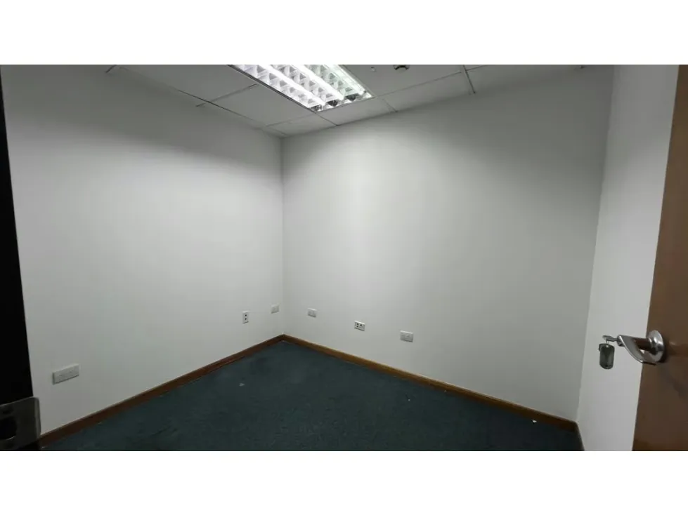 Se alquila Oficina 388m² Concresa - 10